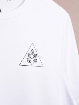 Nahaufnahme weißes Unisex T-Shirt mit schwarzem Leaf Pflanzenmotiv