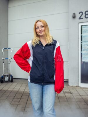 Refashioned Vintage Trackjacket rot Model