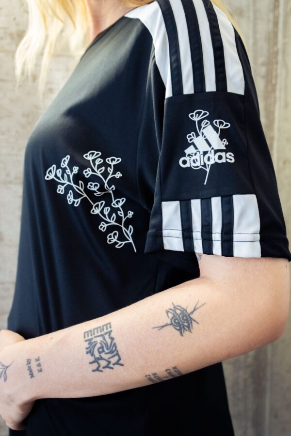 Refashioned Adidas Tshirt schwarz Detail3